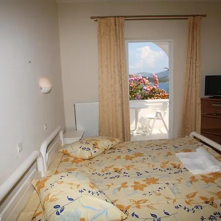Aris Hotel